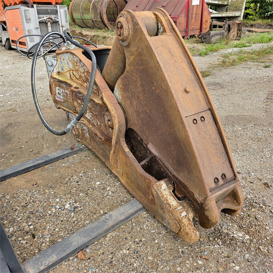 Furukawa VM25-ER - Demolition shears for Excavator: picture 3 Furukawa VM25-ER - Demolition shears for Excavator: picture 3