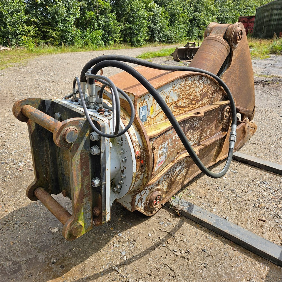 Furukawa VM25-ER - Demolition shears for Excavator: picture 4 Furukawa VM25-ER - Demolition shears for Excavator: picture 4