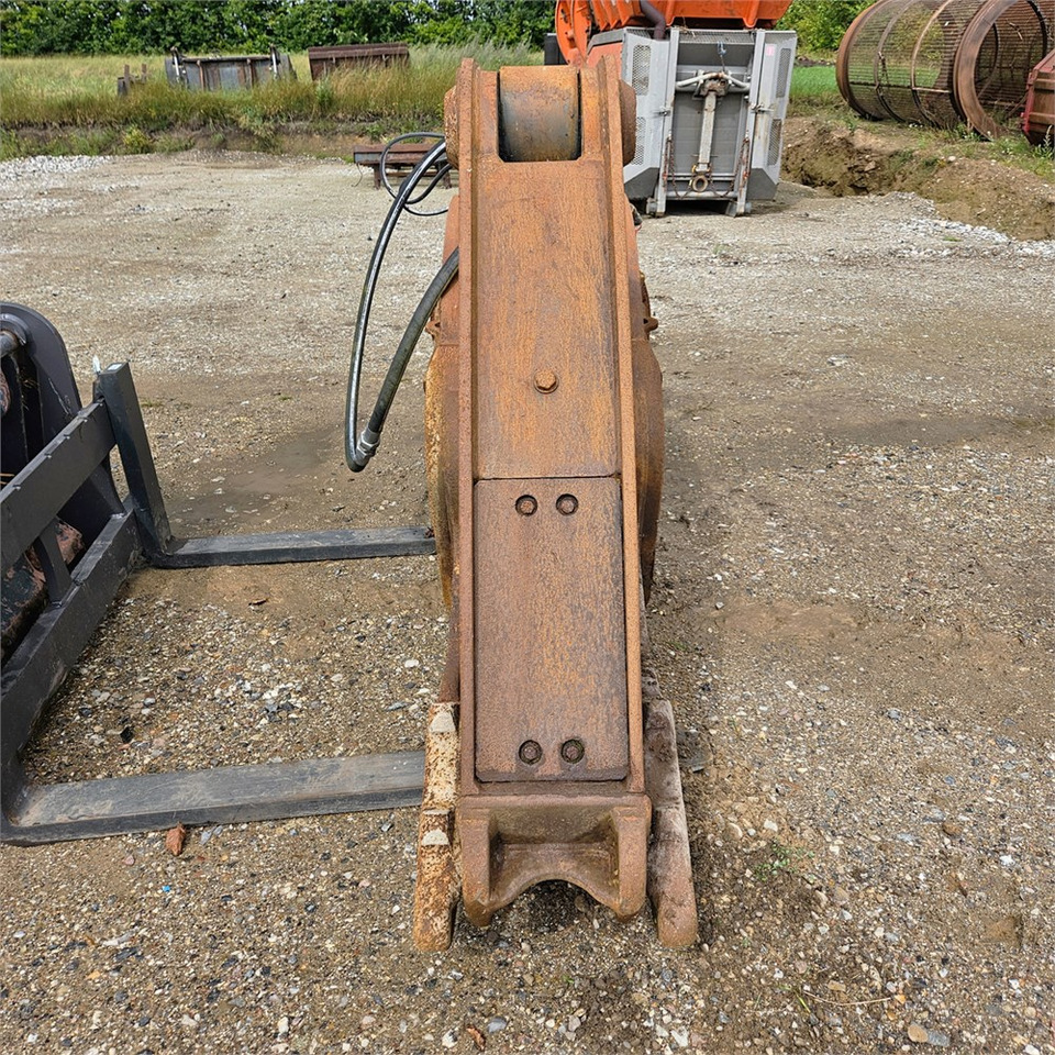 Furukawa VM25-ER - Demolition shears for Excavator: picture 2 Furukawa VM25-ER - Demolition shears for Excavator: picture 2