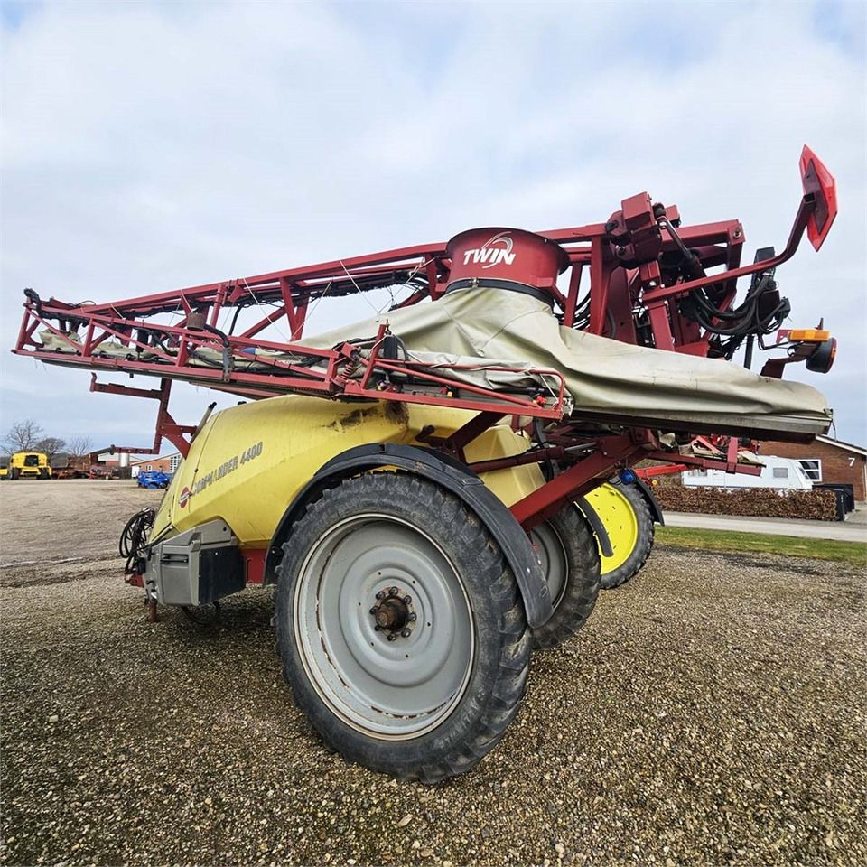 Hardi Commander 4400 - Sprayer: picture 2 Hardi Commander 4400 - Sprayer: picture 2