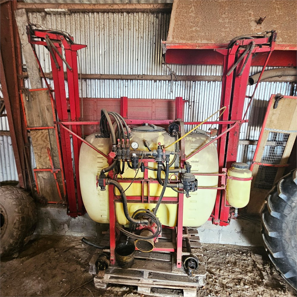 Hardi LXY 800 - Sprayer: picture 2 Hardi LXY 800 - Sprayer: picture 2