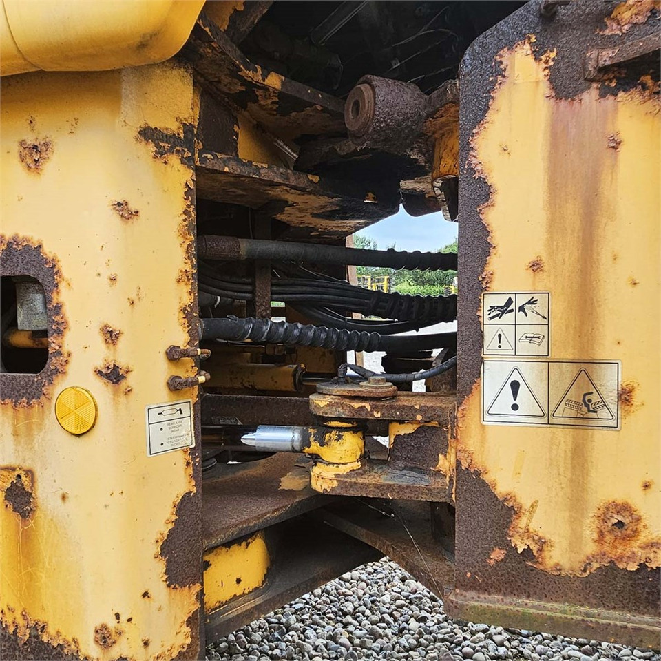 Wheel loader Hyundai HL740-7: picture 38