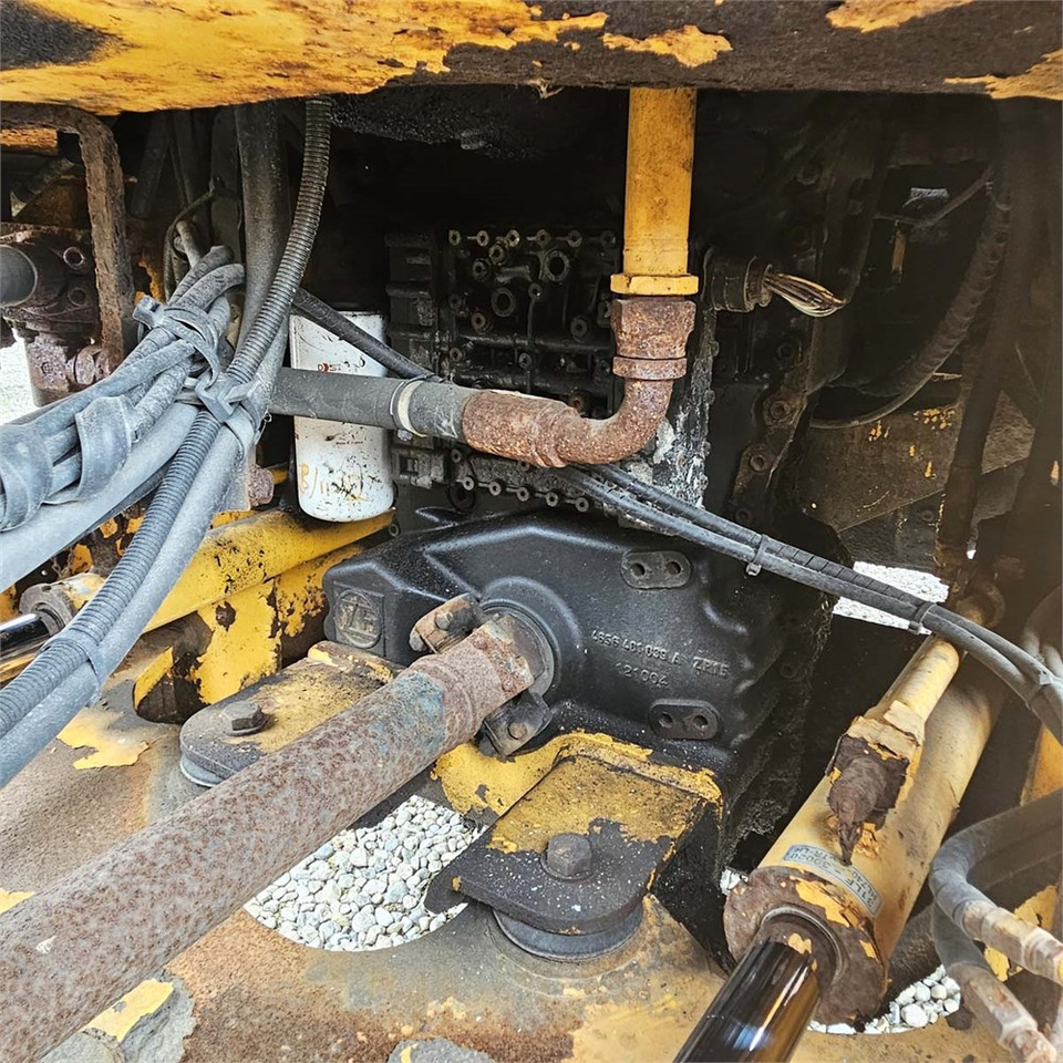 Wheel loader Hyundai HL740-7: picture 43