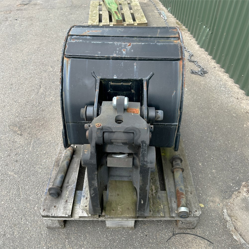 JCB Quick coupler - Excavator bucket for Construction machinery: picture 5 JCB Quick coupler - Excavator bucket for Construction machinery: picture 5