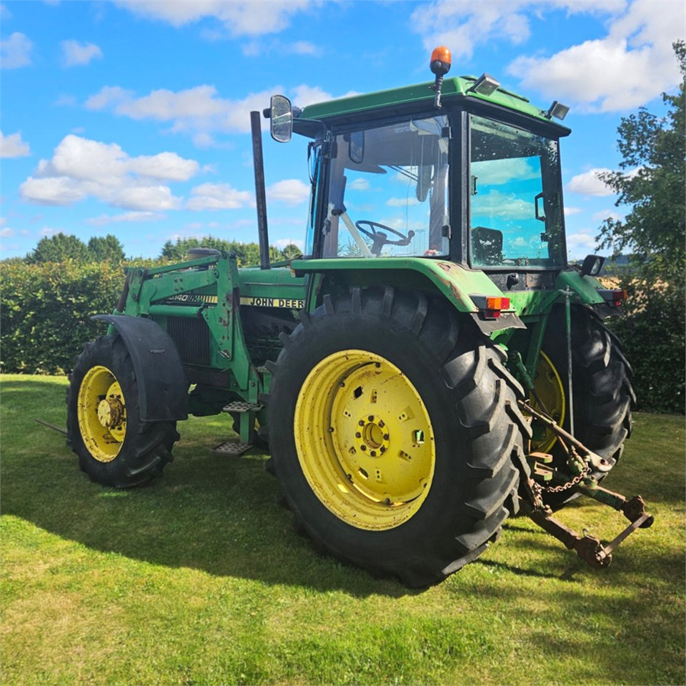 John Deere 3140 - Farm tractor: picture 2 John Deere 3140 - Farm tractor: picture 2