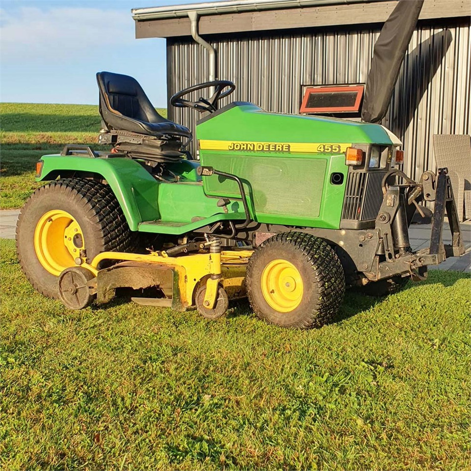 John Deere 455 - Garden mower: picture 3 John Deere 455 - Garden mower: picture 3