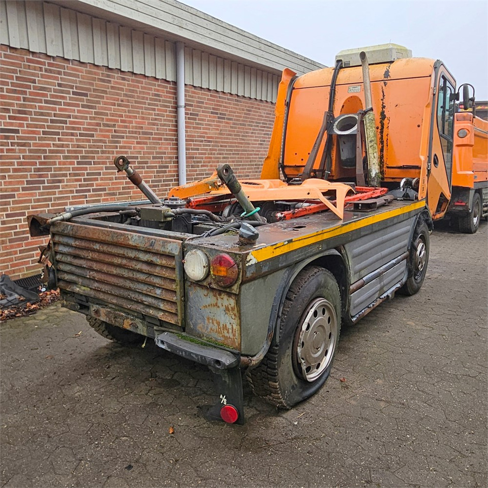 Johnston Sweepers 5000 - Road sweeper: picture 4 Johnston Sweepers 5000 - Road sweeper: picture 4