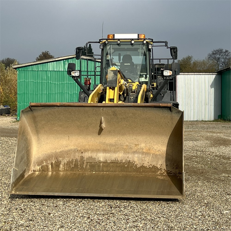 Komatsu WA480-8 - Wheel loader: picture 2 Komatsu WA480-8 - Wheel loader: picture 2