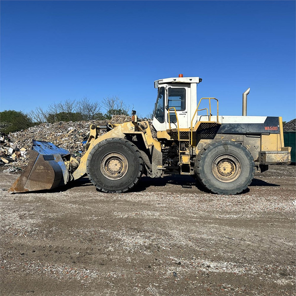 Komatsu WA500-1 - Wheel loader: picture 3 Komatsu WA500-1 - Wheel loader: picture 3