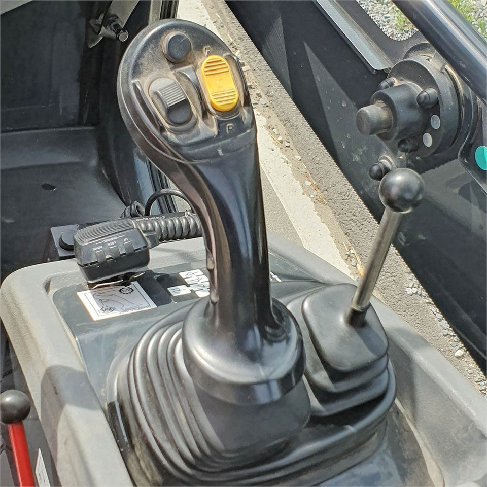 Wheel loader Komatsu WA70 M-8 EO: picture 13