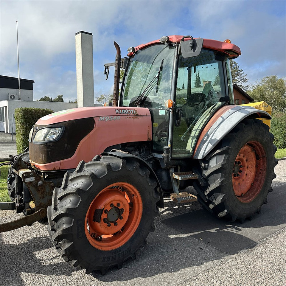 Kubota M 9540 2/4 WD - Farm tractor: picture 1 Kubota M 9540 2/4 WD - Farm tractor: picture 1