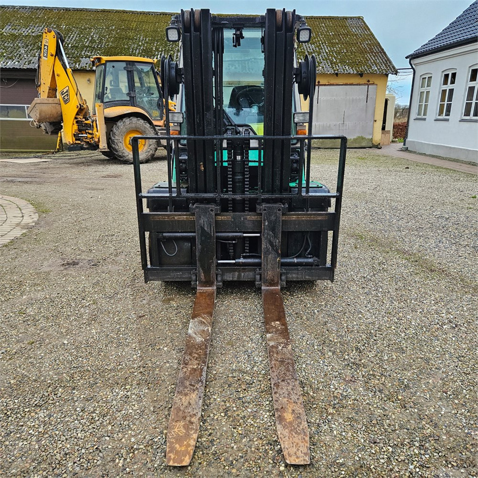 Mitsubishi FB45 - Forklift: picture 3 Mitsubishi FB45 - Forklift: picture 3