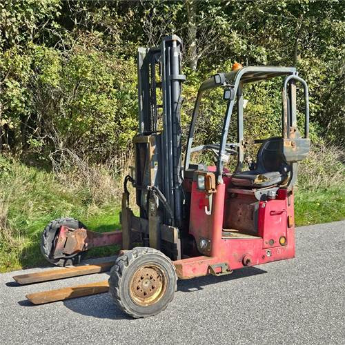 Moffett M4 25.3 - Truck mounted forklift: picture 5 Moffett M4 25.3 - Truck mounted forklift: picture 5
