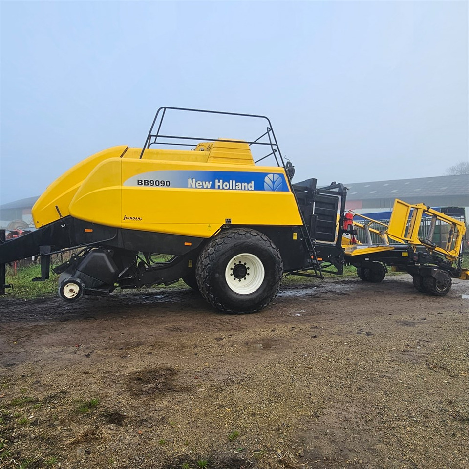 New Holland BB9090 - Hay and forage equipment: picture 2 New Holland BB9090 - Hay and forage equipment: picture 2