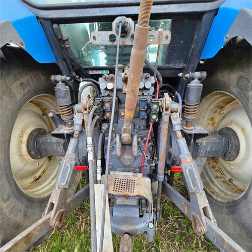 Farm tractor New Holland TM165: picture 27