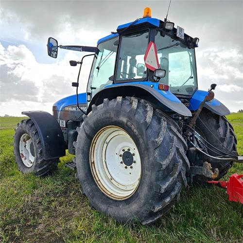 New Holland TM165 - Farm tractor: picture 4 New Holland TM165 - Farm tractor: picture 4