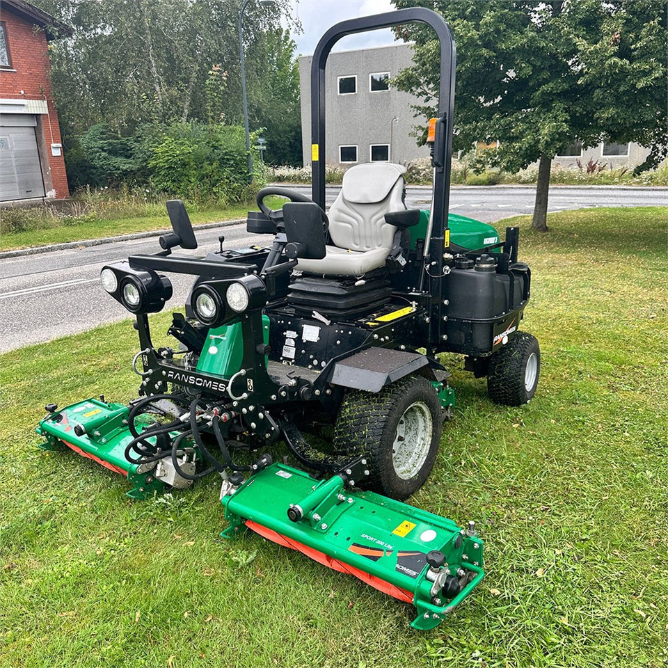 Ransomes Highway 3 4WD - Garden mower: picture 1 Ransomes Highway 3 4WD - Garden mower: picture 1