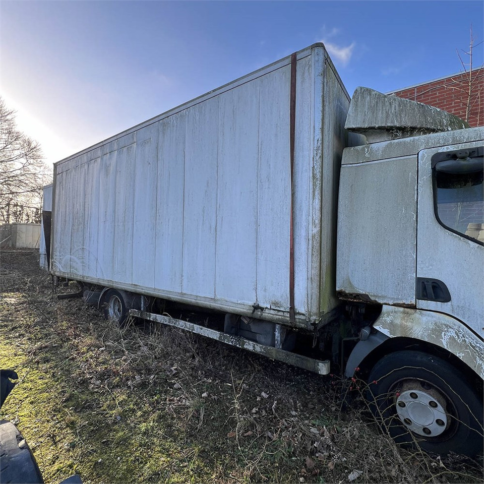 Renault 220 - Box truck: picture 3 Renault 220 - Box truck: picture 3