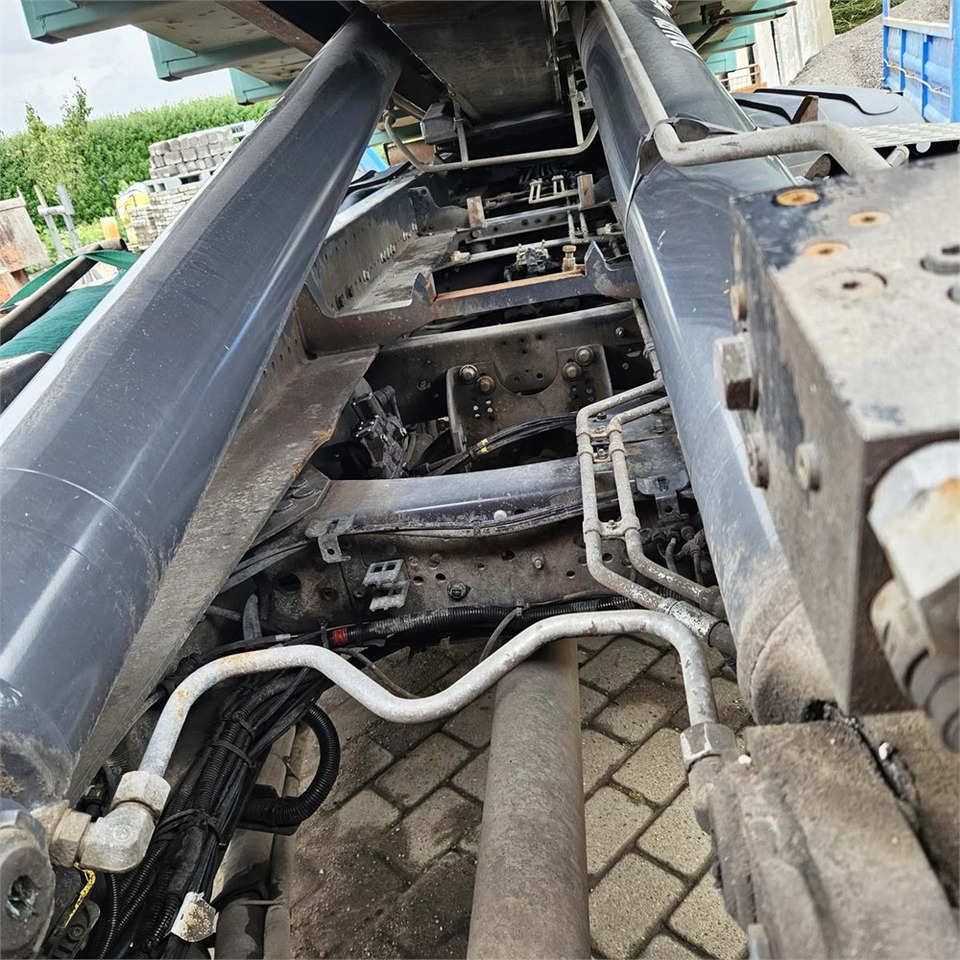 Hook lift truck Renault D 26 Wide: picture 25 Hook lift truck Renault D 26 Wide: picture 25