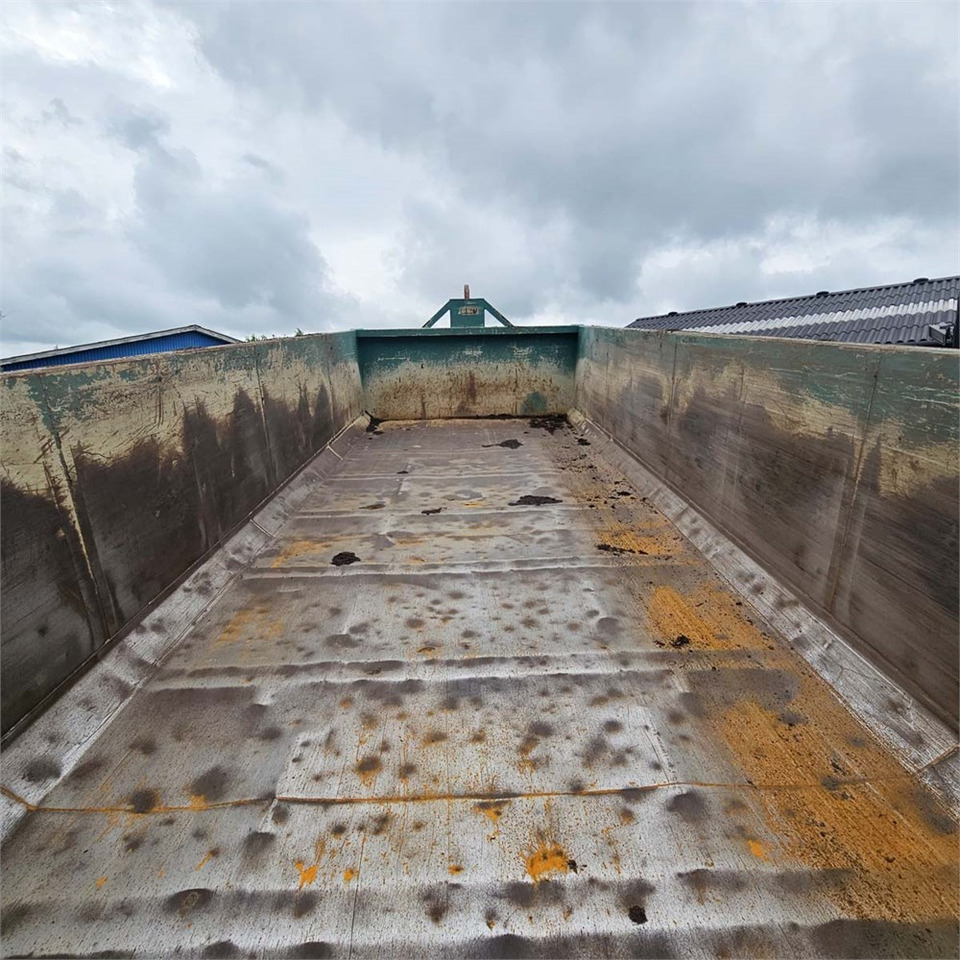 Hook lift truck Renault D 26 Wide: picture 32 Hook lift truck Renault D 26 Wide: picture 32