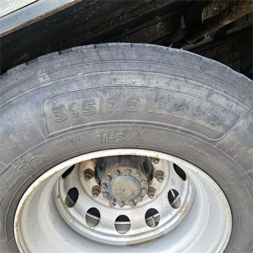 Hook lift truck Renault D 26 Wide: picture 42 Hook lift truck Renault D 26 Wide: picture 42