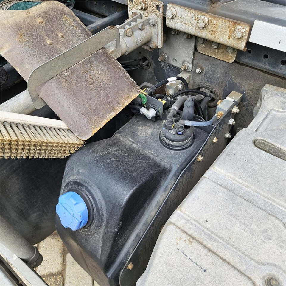 Hook lift truck Renault D 26 Wide: picture 27 Hook lift truck Renault D 26 Wide: picture 27