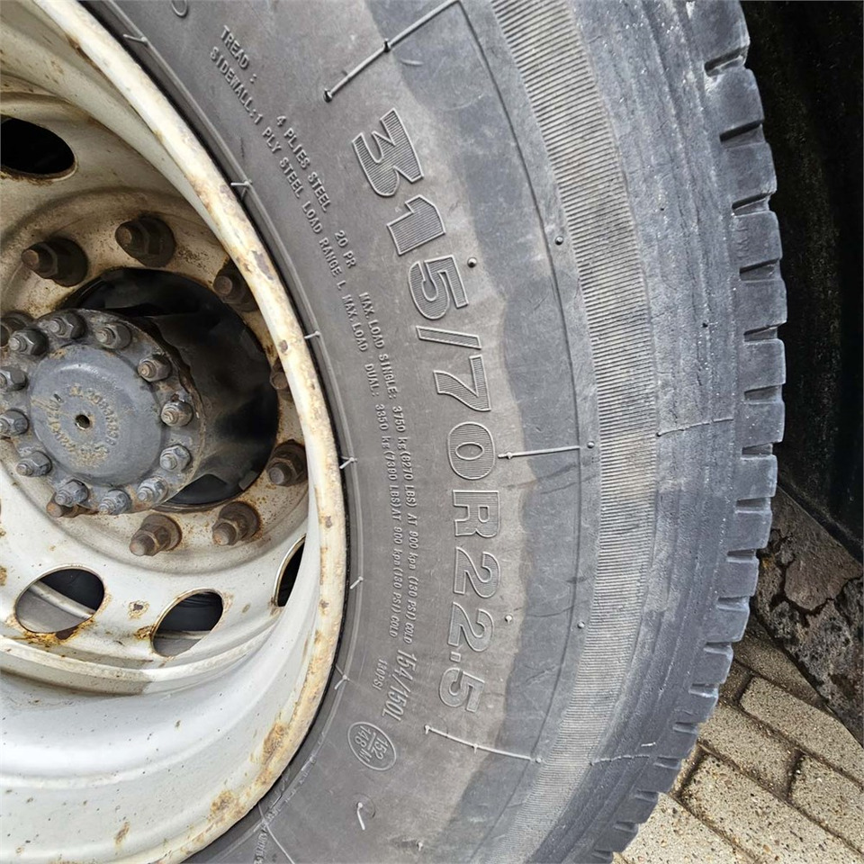 Hook lift truck Renault D 26 Wide: picture 48 Hook lift truck Renault D 26 Wide: picture 48