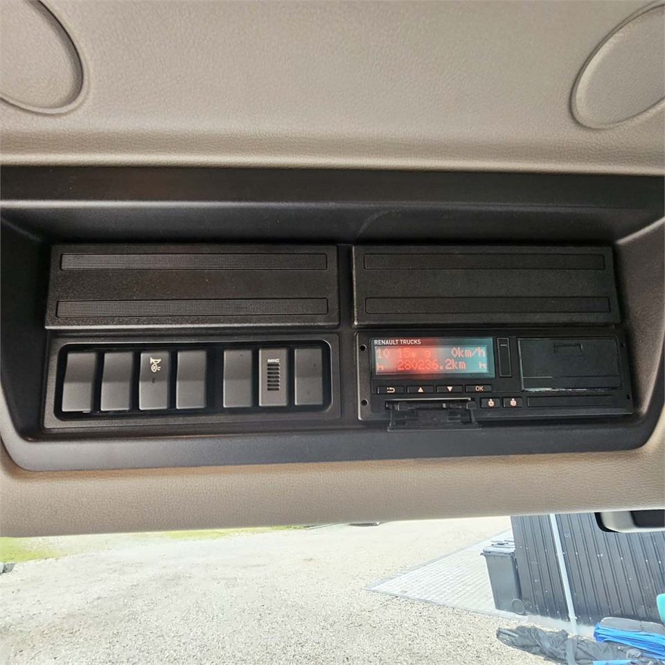 Hook lift truck Renault D 26 Wide: picture 18 Hook lift truck Renault D 26 Wide: picture 18