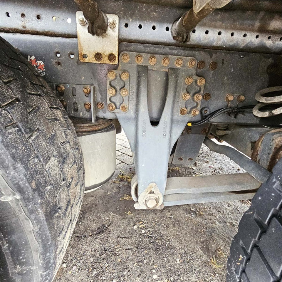 Hook lift truck Renault D 26 Wide: picture 44 Hook lift truck Renault D 26 Wide: picture 44