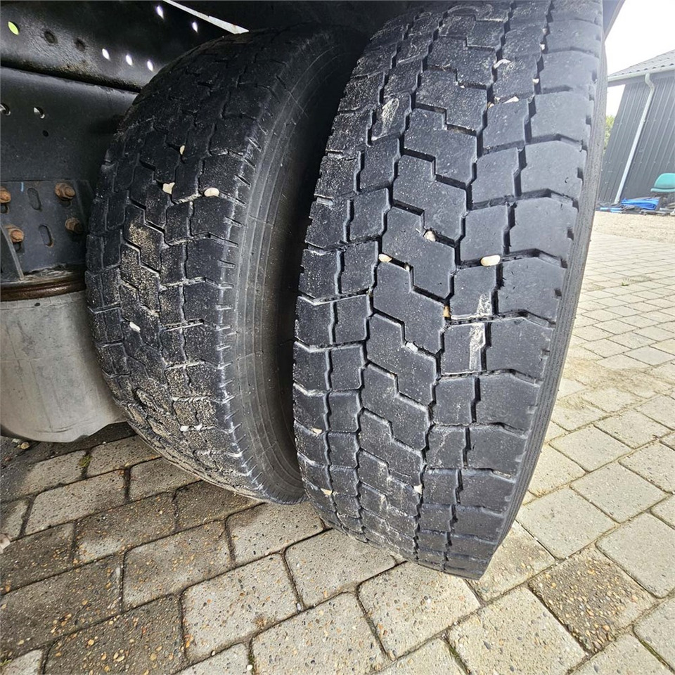 Hook lift truck Renault D 26 Wide: picture 47 Hook lift truck Renault D 26 Wide: picture 47