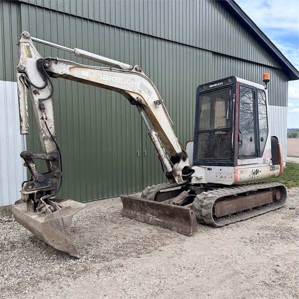 Takeuchi TB045 - Mini excavator: picture 3 Takeuchi TB045 - Mini excavator: picture 3