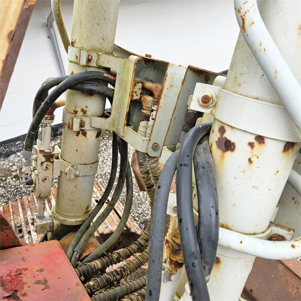 Crawler excavator Takeuchi TB1140: picture 27