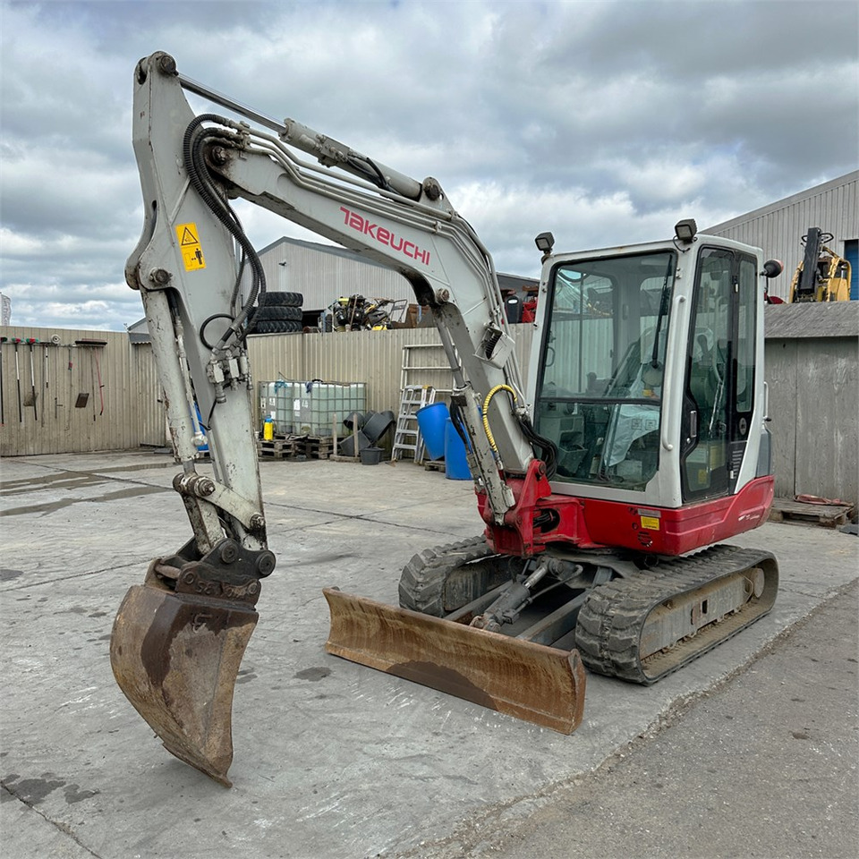 Takeuchi TB235 - Mini excavator: picture 2 Takeuchi TB235 - Mini excavator: picture 2