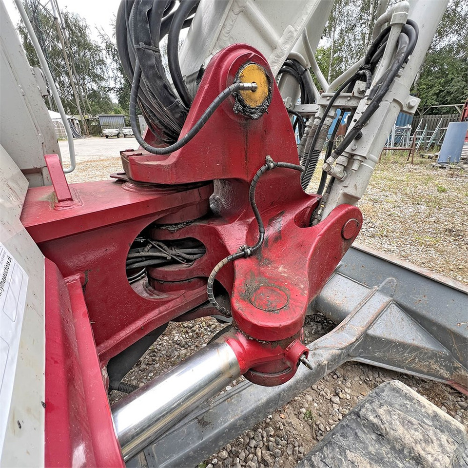 Mini excavator Takeuchi TB290: picture 37