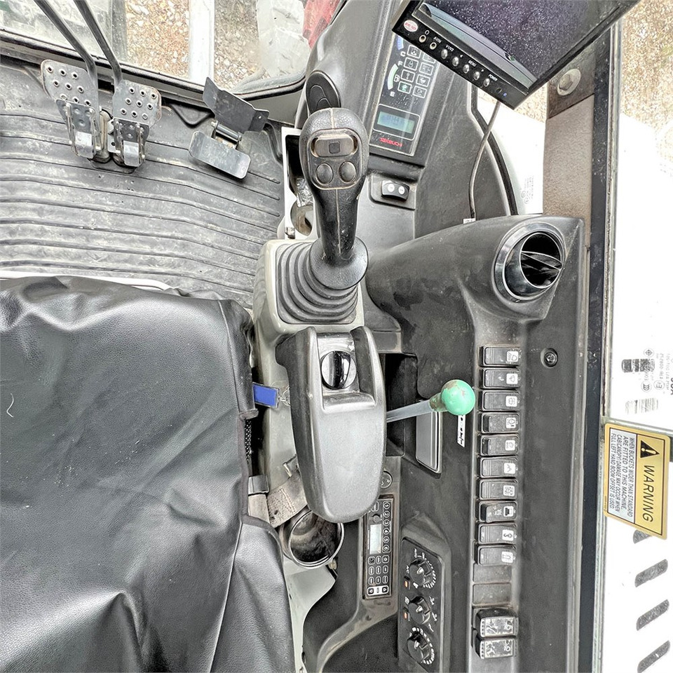 Mini excavator Takeuchi TB290: picture 17