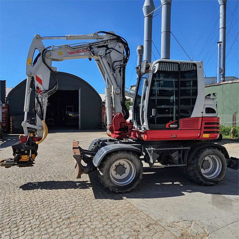 Takeuchi TB295 W - Wheel excavator: picture 2 Takeuchi TB295 W - Wheel excavator: picture 2