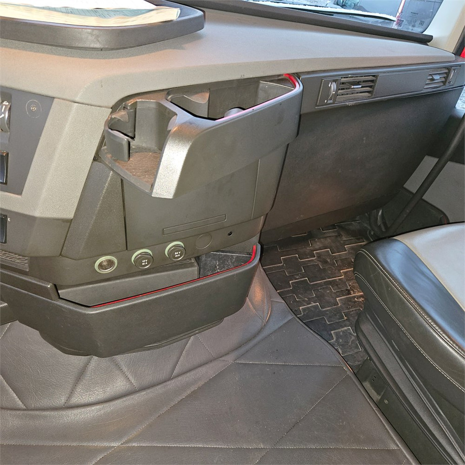 Tractor unit Volvo FH 500: picture 17 Tractor unit Volvo FH 500: picture 17