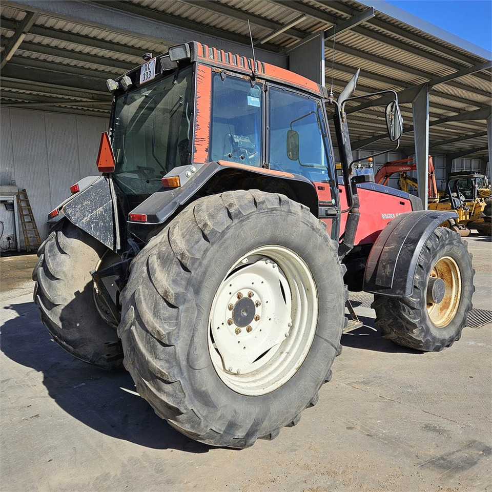 Valmet Valtra 8450 - Farm tractor: picture 5 Valmet Valtra 8450 - Farm tractor: picture 5