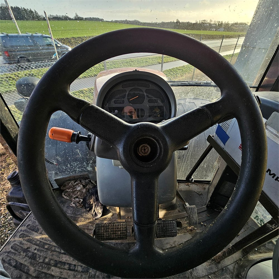 Farm tractor Valtra S322: picture 22
