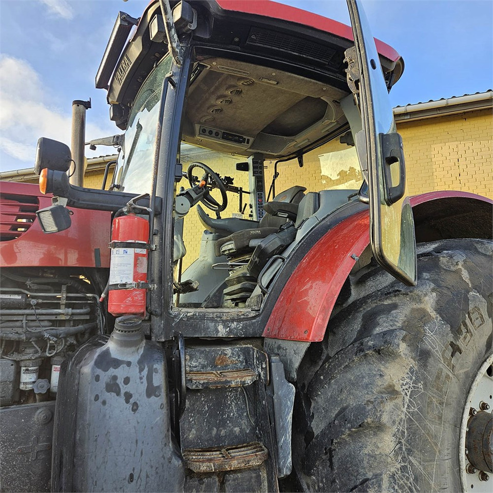 Farm tractor Valtra S322: picture 6