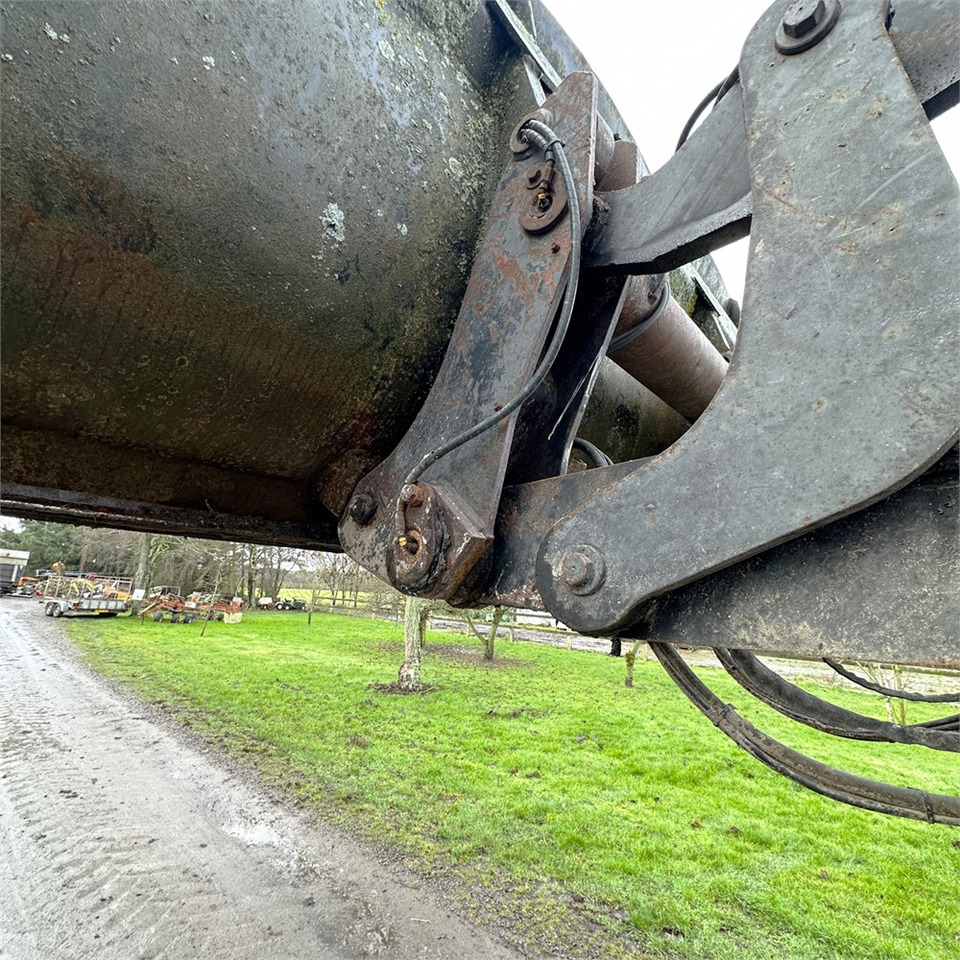 Wheel loader Volvo BM4400: picture 31