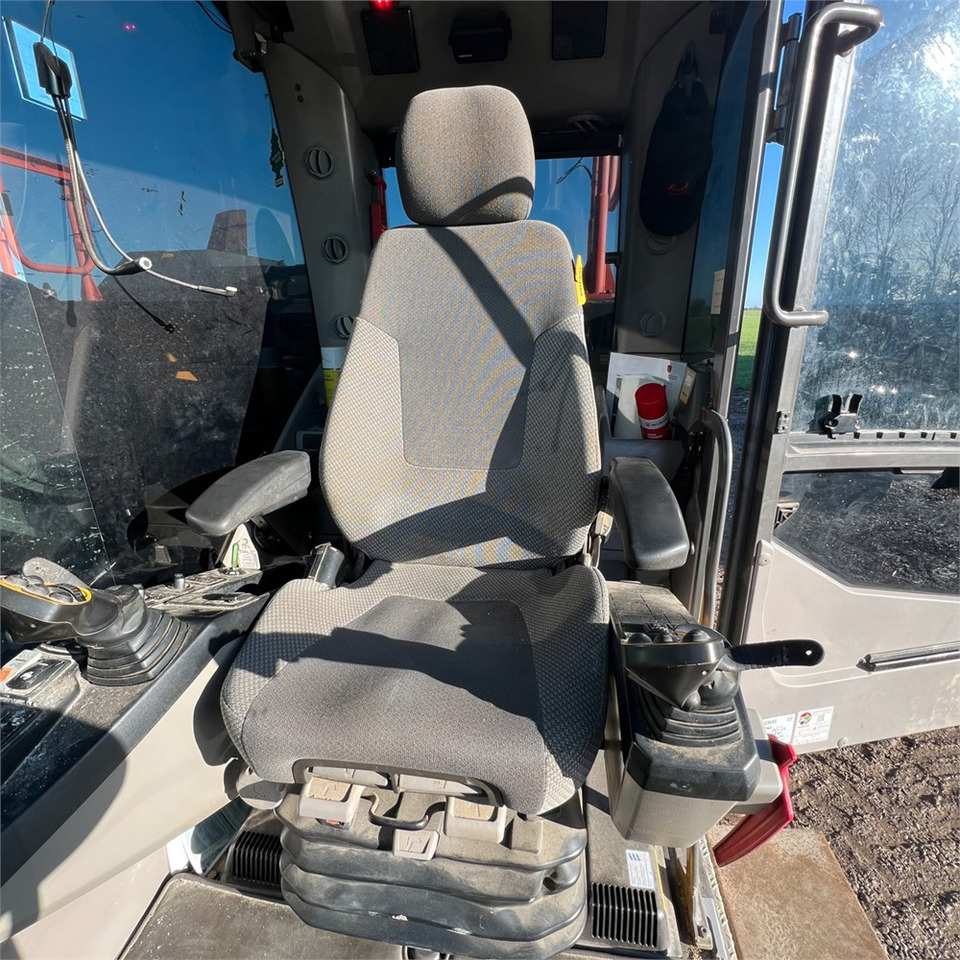 Crawler excavator Volvo EC250 EL: picture 19