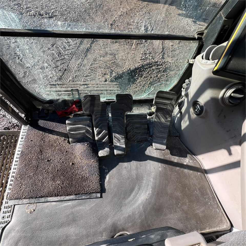 Crawler excavator Volvo EC250 EL: picture 24