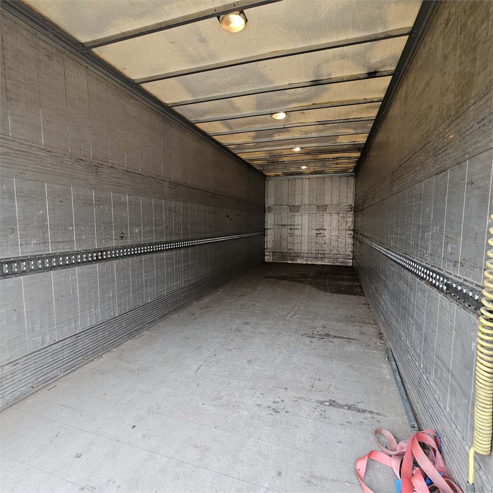 Box truck Volvo FM: picture 8