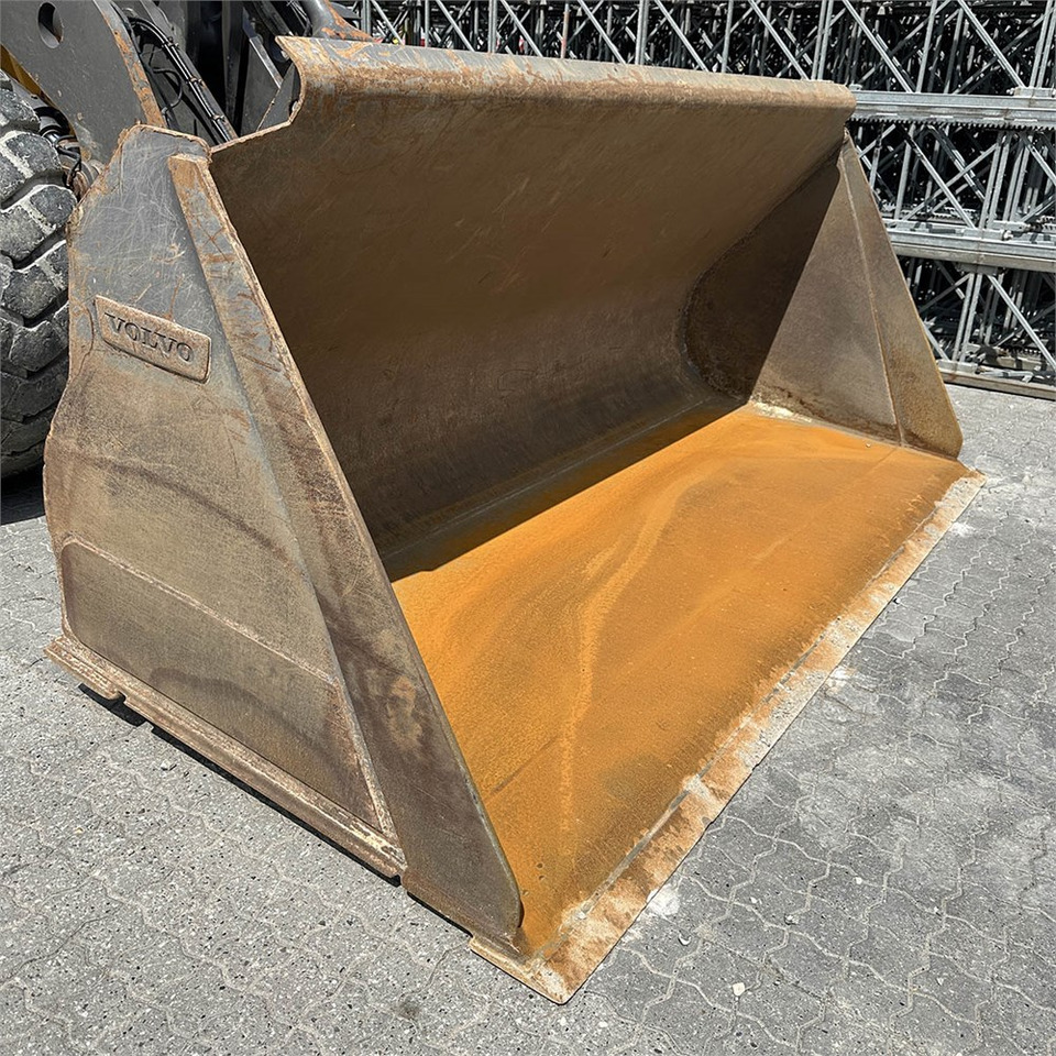 Wheel loader Volvo L120 H: picture 36