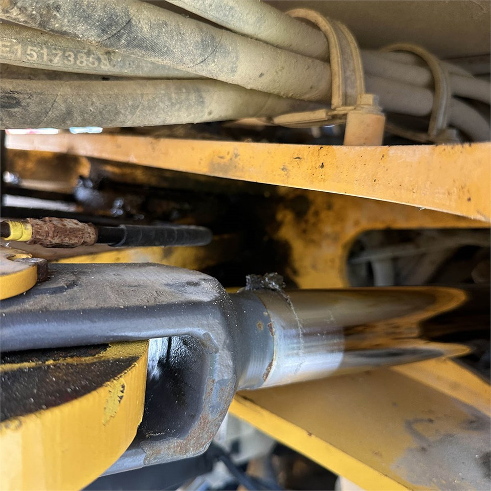 Wheel loader Volvo L120 H: picture 39