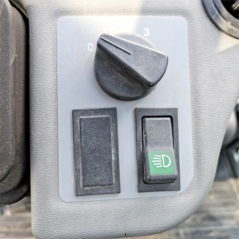 Skid steer loader Weidemann 2080: picture 16