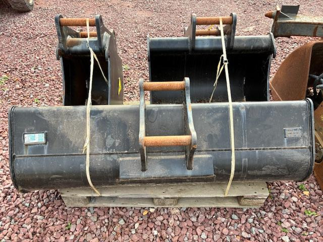 ARDEN EQUIPEMENT LOT 3 GODETS NEUFS - Excavator bucket: picture 2 ARDEN EQUIPEMENT LOT 3 GODETS NEUFS - Excavator bucket: picture 2
