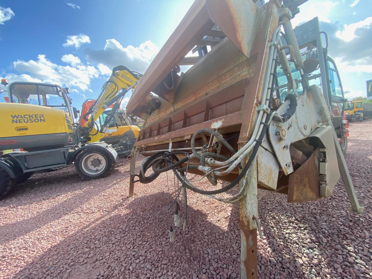 Secmair VEYMONT - Sand/ Salt spreader: picture 3 Secmair VEYMONT - Sand/ Salt spreader: picture 3