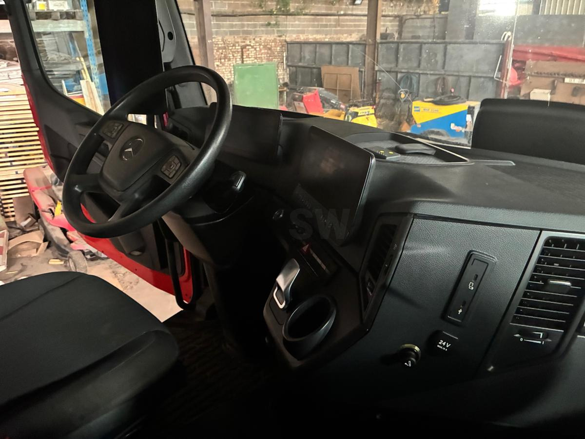Tractor unit Mercedes AROCS 2046: picture 8